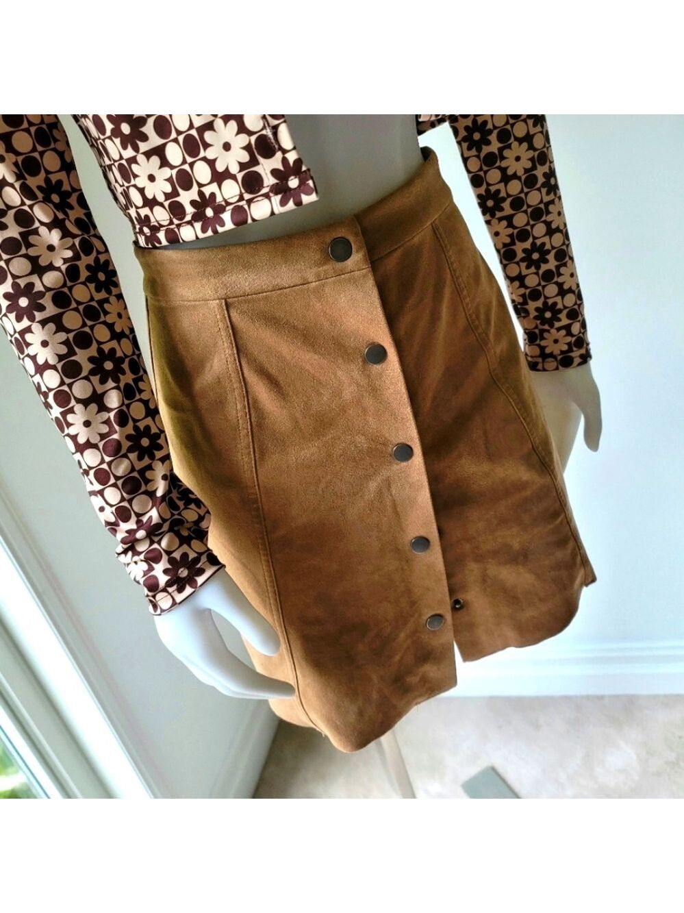 Wilfred Free Faux Suede Button Down Mini Skirt Size 2